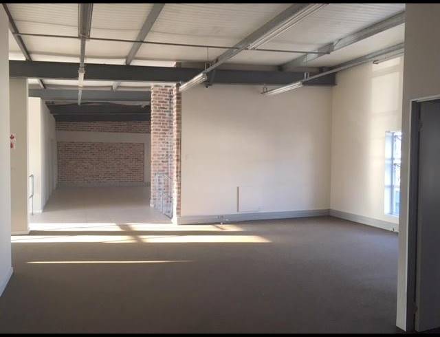 388M² WAREHOUSE RENTED IN CAPRICORN